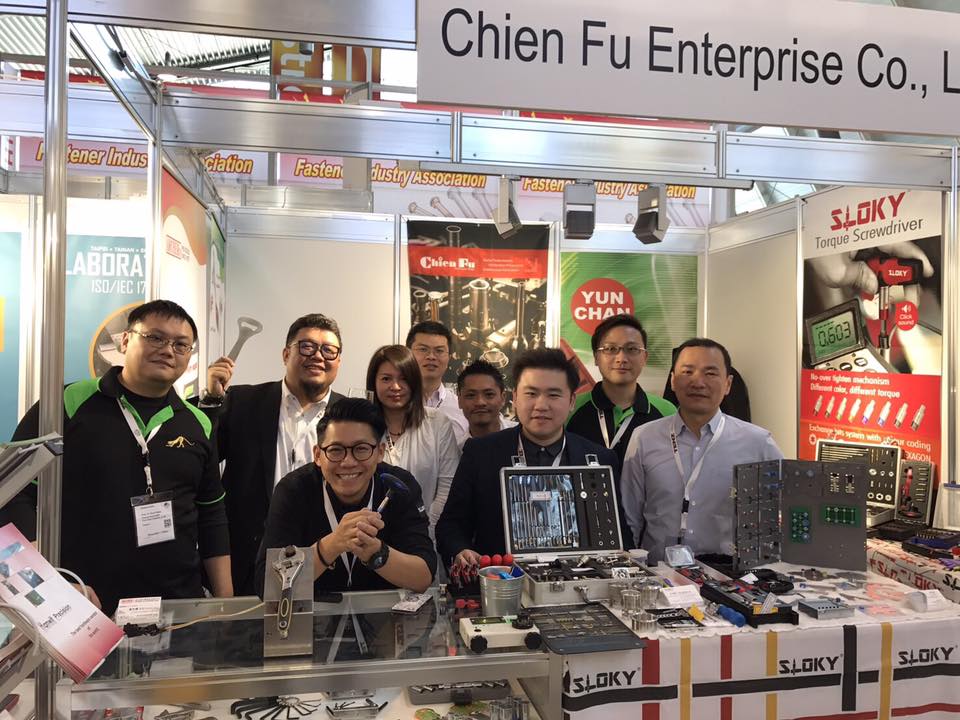 Slokyは2017年3月28日から30日までFastener Fair Stuttgart 2017、ブース#2579に出展します。
当社のCNC精密加工、旋盤加工、フライス加工、旋削加工部品をご覧ください。もちろん、Slokyトルクドライバーや各種のアプリケーションに対応したレンチもあります。シューティング/ハンティング、回路基板、タイヤ圧力検知器、自転車、DIY市場、ドラム、レンズ、3Cデバイス、ゴルフクラブなど、さまざまな用途に対応しています。加工、旋盤、旋削、およびフライス加工部品のためのCNC切削工具は使いやすいです。